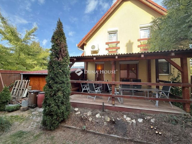 Eladó ikerház, Kecskeméten 79.99 M Ft, 4 szobás