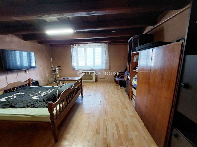 Eladó családi ház, Egyházasfaluban 14.9 M Ft, 2 szobás