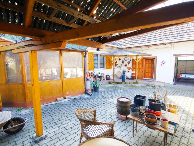 Eladó családi ház, Pomázon 85 M Ft, 4 szobás