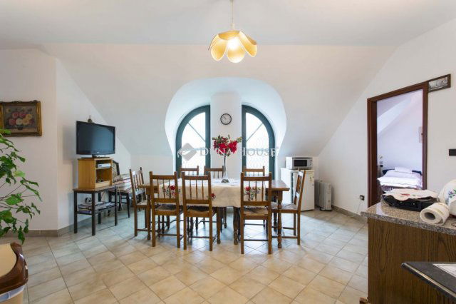 Eladó családi ház, Mecséren 124.9 M Ft, 7 szobás