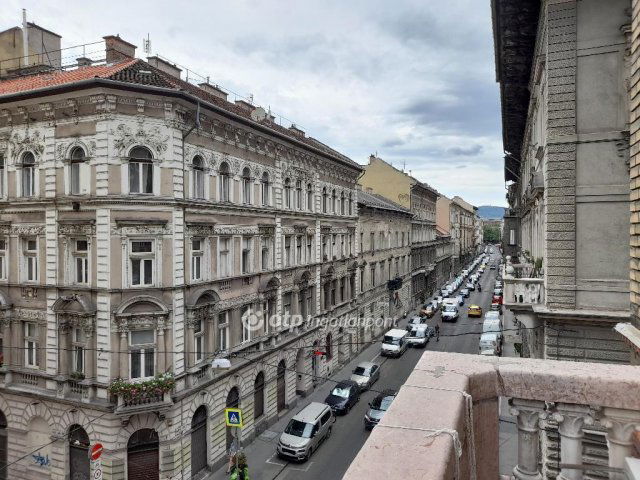 Eladó téglalakás, Budapesten, VI. kerületben 109.9 M Ft