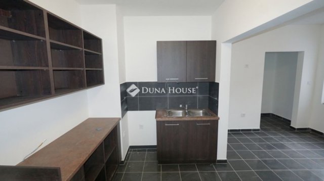 Eladó családi ház, Zalaszentivánon 130 M Ft, 2 szobás