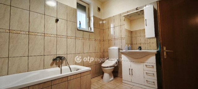 Eladó családi ház, Kartalon 78 M Ft, 7 szobás