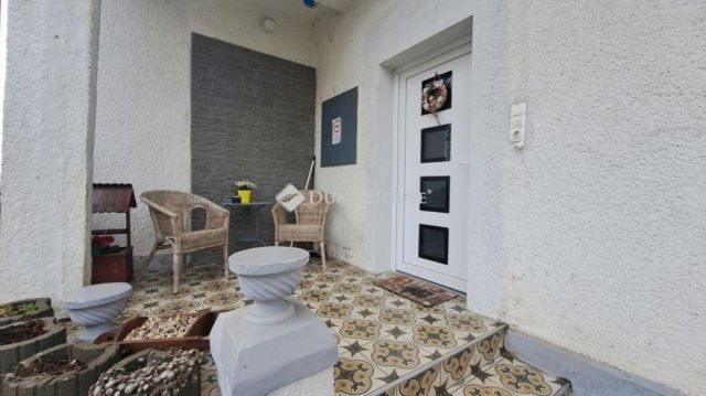 Eladó családi ház, Villányban 46 M Ft, 3 szobás