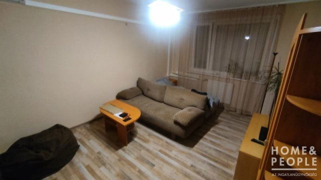 Eladó téglalakás, Szegeden 43.5 M Ft, 2 szobás