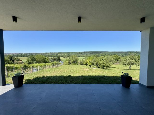 Eladó családi ház, Cserszegtomajon 149.9 M Ft, 3 szobás