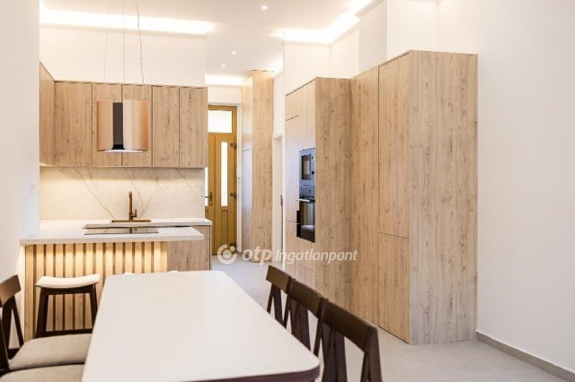 Eladó téglalakás, Budapesten, I. kerületben 249.9 M Ft, 3 szobás