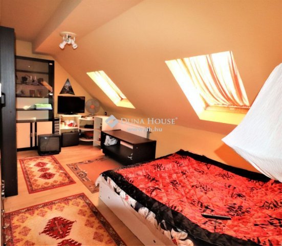 Eladó családi ház, Törökbálinton 139 M Ft, 9 szobás