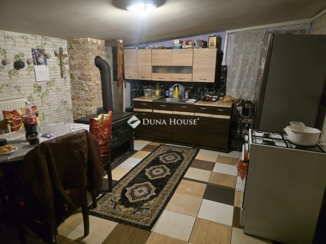 Eladó családi ház, Domonyban 37 M Ft, 3 szobás