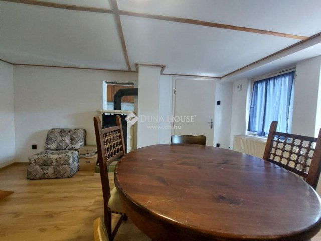 Eladó családi ház, Tamásiban 120 M Ft, 6 szobás