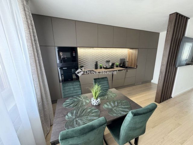 Eladó téglalakás, Debrecenben 125 M Ft, 3 szobás