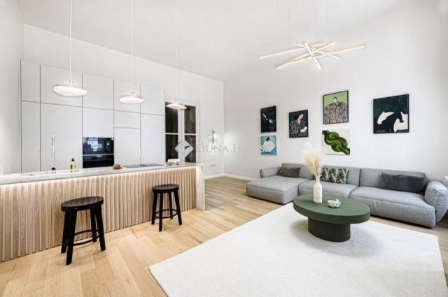 Eladó téglalakás, Budapesten, V. kerületben 164.5 M Ft, 2 szobás