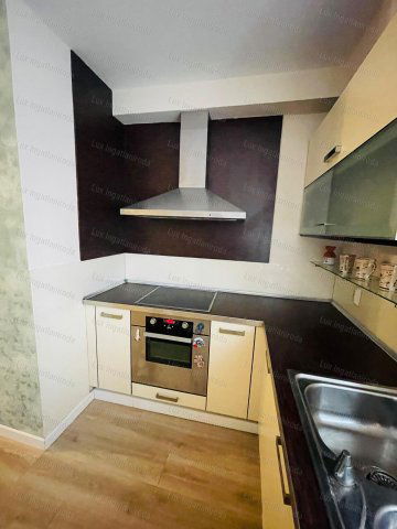 Eladó téglalakás, Komáromban 46.9 M Ft, 2 szobás