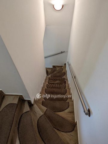 Eladó sorház, Vácon 109 M Ft, 1+3 szobás / költözzbe.hu