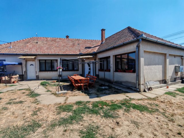 Eladó családi ház, Varsányon 25 M Ft, 4 szobás