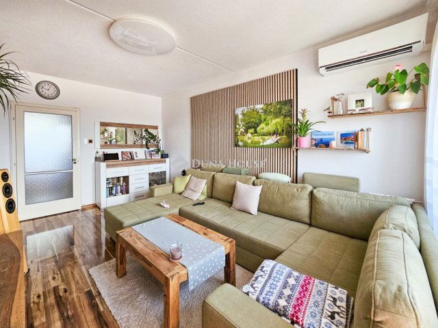 Eladó panellakás, Győrött 69.9 M Ft, 3 szobás