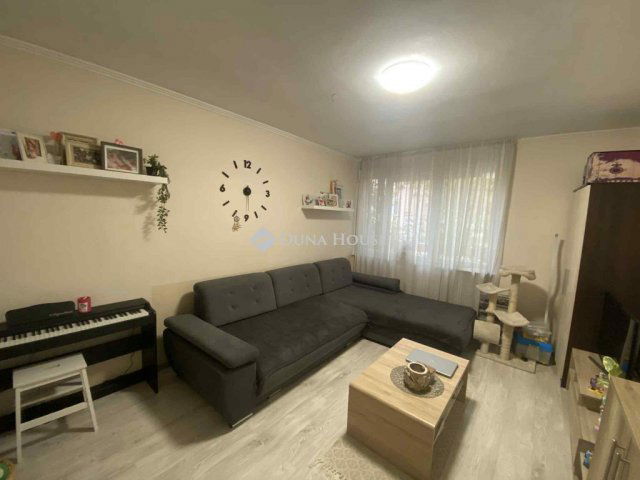 Eladó panellakás, Dorogon, Gorkij utcában 46.5 M Ft, 2 szobás