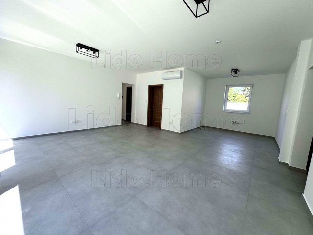Eladó családi ház, Zamárdiban 299 M Ft, 4 szobás