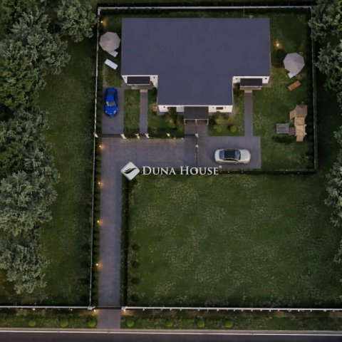 Eladó ikerház, Budapesten, XVIII. kerületben 68.9 M Ft, 3 szobás