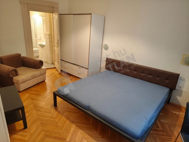 Kiadó téglalakás, albérlet, Budapesten, V. kerületben, 4 szobás