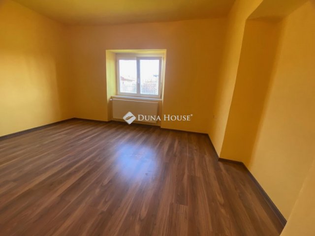 Eladó családi ház, Jászkarajenőn 28.9 M Ft, 3 szobás