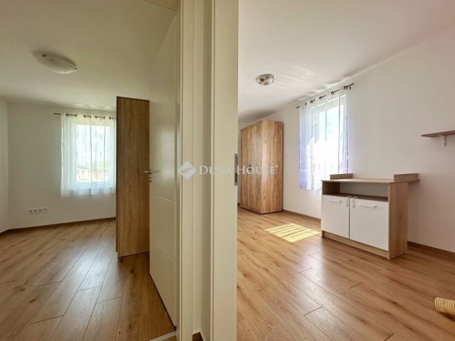 Eladó téglalakás, Kozármislenyen 85.9 M Ft, 4 szobás