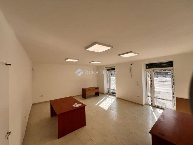 Kiadó üzlethelyiség, Budapesten, X. kerületben, Üllői úton