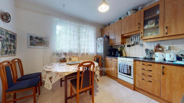 Eladó téglalakás, Nyíregyházán 57.9 M Ft, 2+1 szobás