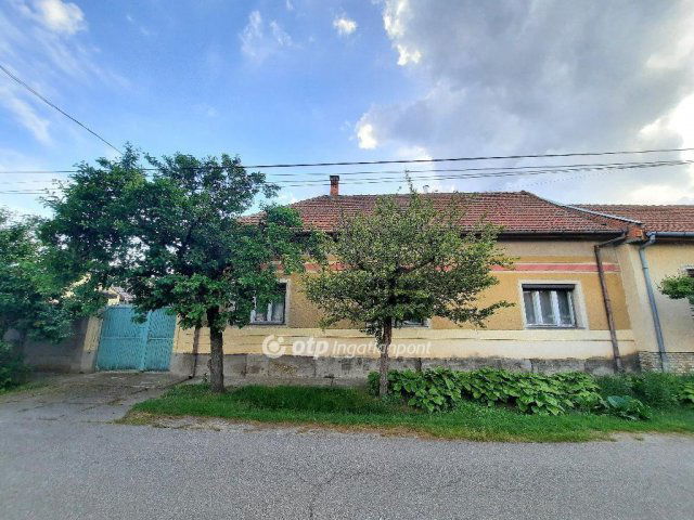 Eladó családi ház, Kiskunfélegyházán 37.79 M Ft, 3 szobás
