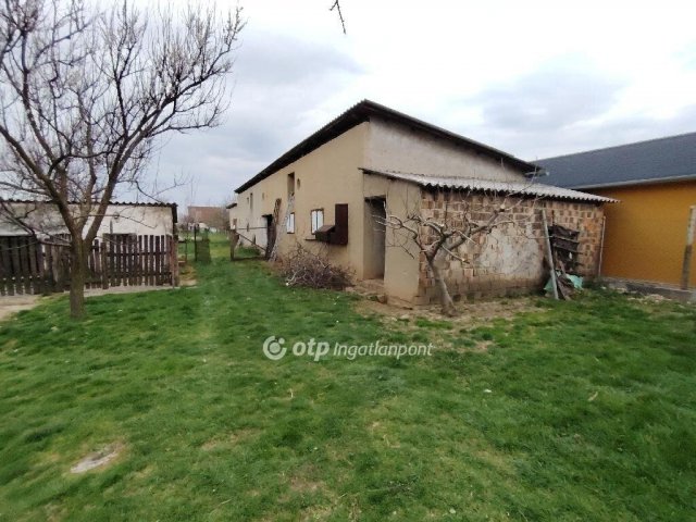 Eladó családi ház, Egerágon 24.9 M Ft, 2 szobás