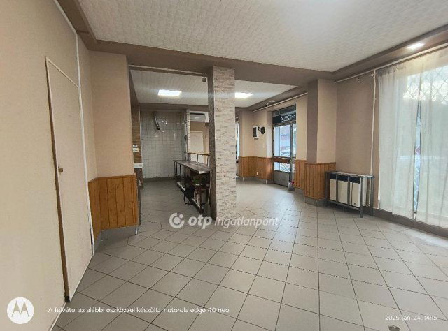Eladó üzlethelyiség, Jászalsószentgyörgyon 29.99 M Ft