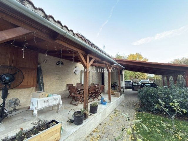 Eladó családi ház, Budapesten, XVII. kerületben 137.5 M Ft