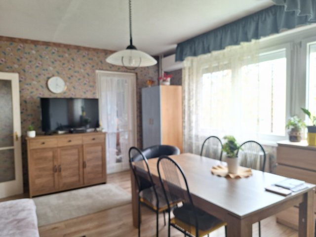 Eladó panellakás, Szolnokon 30.9 M Ft, 2 szobás