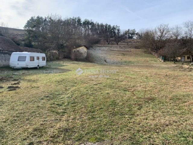 Eladó telek, Tatán 39 M Ft / költözzbe.hu