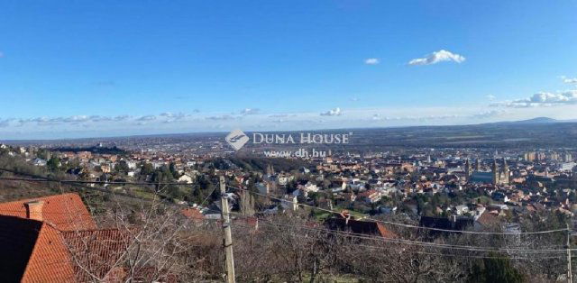 Eladó családi ház, Pécsett 89 M Ft, 2 szobás