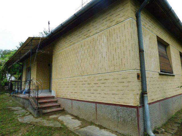 Eladó családi ház, Karádon 18.9 M Ft, 3 szobás