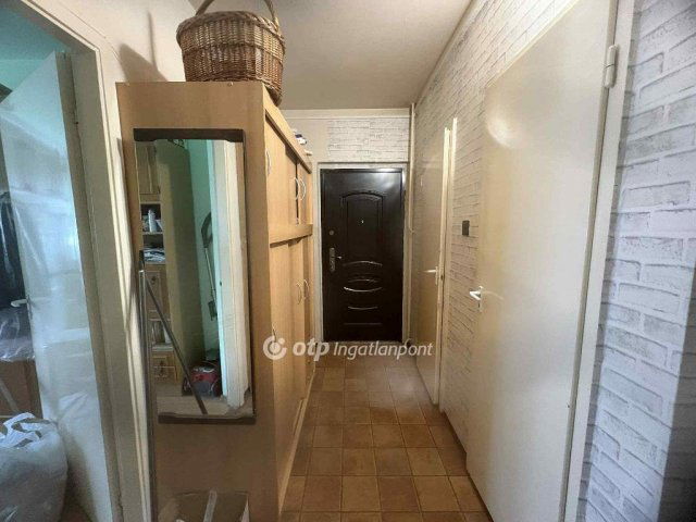 Eladó panellakás, Győrött 52.5 M Ft, 3+1 szobás