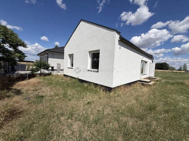 Eladó családi ház, Cserkeszőlőn 49.9 M Ft, 3 szobás