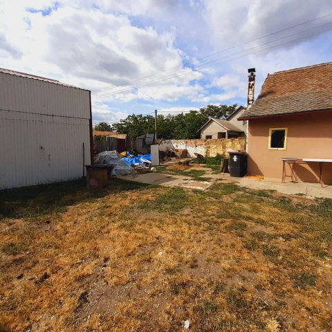 Eladó családi ház, Cserkeszőlőn 14 M Ft, 2 szobás