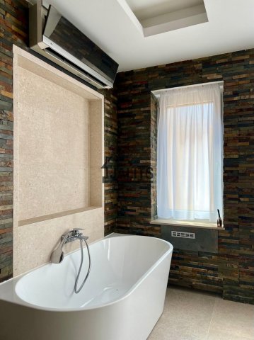 Kiadó téglalakás, albérlet, V. kerületben, Falk Miksa utcában