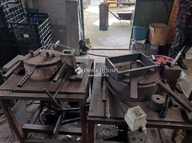 Eladó ipari ingatlan, Budapesten, XXI. kerületben 46 M Ft