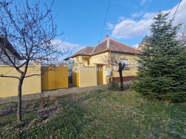 Eladó családi ház, Kunbaján 9.5 M Ft, 3 szobás