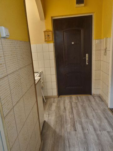 Eladó panellakás, Tatabányán 36.9 M Ft, 1+1 szobás