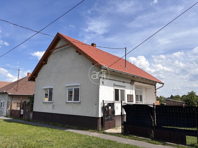 Eladó családi ház, Deszken 59.5 M Ft, 3 szobás