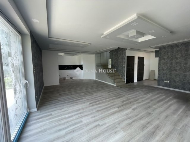 Eladó ikerház, Vecsésen 138 M Ft, 5 szobás
