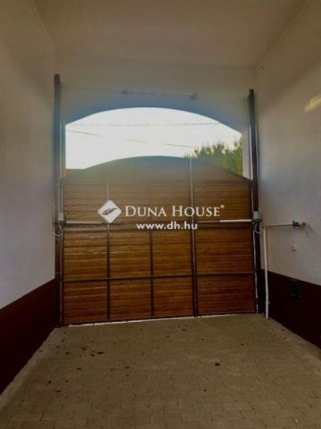 Eladó családi ház, Véménden 81.9 M Ft, 4 szobás