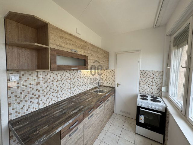 Kiadó téglalakás, albérlet, Szekszárdon 130 E Ft / hó