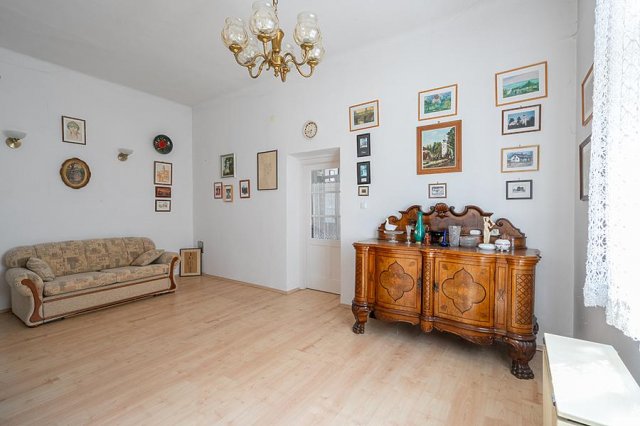 Eladó családi ház, Budapesten, III. kerületben 159.9 M Ft