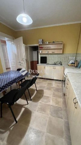 Eladó téglalakás, Szombathelyen 69 M Ft, 4 szobás