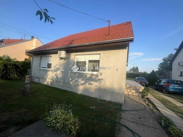 Eladó családi ház, Szigetcsépen 89.9 M Ft, 5 szobás